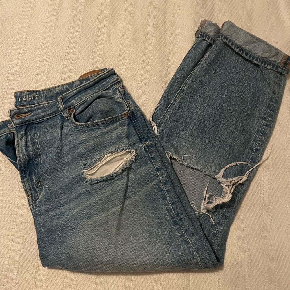 American Eagle Outfitters Men's Light Blue Ripped Jeans